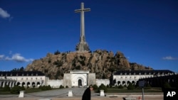 El monumento del Valle de los Caídos, ahora llamado Cuelgamuros, en las afueras de Madrid, donde yacen los restos de decenas de miles de combatientes que perecieron en la Guerra Civil de 1936-1939.