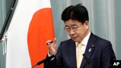 가토 가쓰노부 일본 관방장관이 지난 16일 도쿄 총리관저에서 기자회견을 가졌다. 