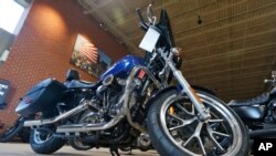 Sepeda motor Harley-Davidson dipajang di sebuah dealer di Ashland, Virginia, 17 Oktober 2019. sebagai ilustrasi. (Foto: AP)