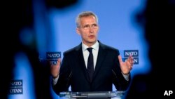 Sekjen NATO Jens Stoltenberg memberikan keterangan kepada media di markas besar NATO di Brussels, 5 Juli 2019.