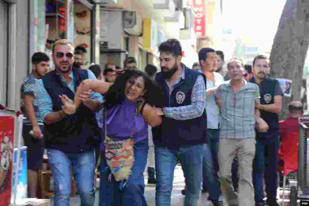 Pro Ramin Hossein Panahi demo in Turkey