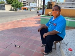 Jorbis Gutiérrez, chofer a la espera de gasolina en Venezuela conversa con la VOA. Julio, 2021. Foto: VOA.