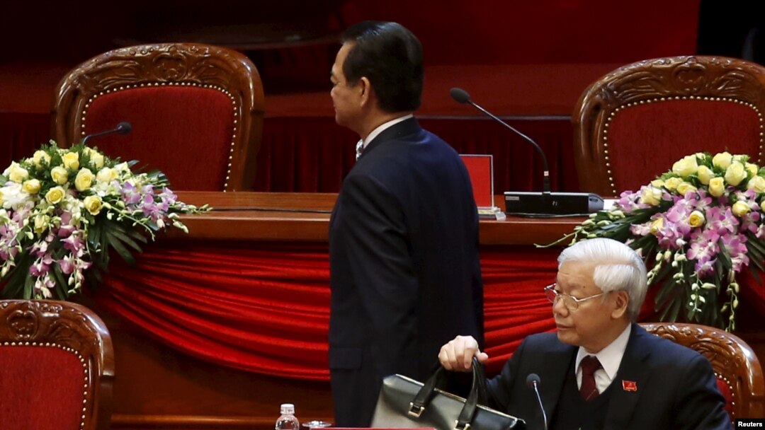 Trong kỳ Đại hội Đảng 12 vừa qua, ông Dũng “xin rút” để “về nghỉ chính sách”, sau khi có nhiều đồn đoán rằng ông sẽ chạy đua vào chức Tổng bí thư Đảng Cộng sản Việt Nam với ông Nguyễn Phú Trọng.