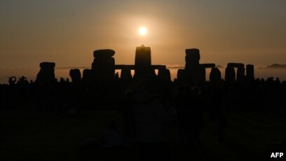 solsticio de verano de stonehenge amanecer