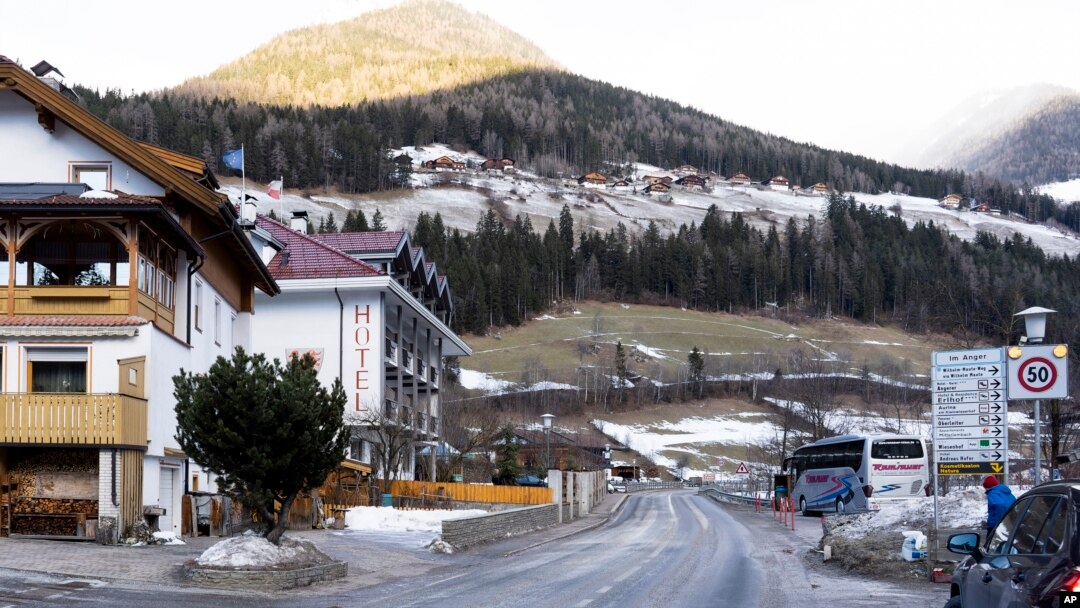 Ulica na kojoj je automobil udario grupu nemačkih turista u regionu Južni Tirol (Foto: AP)