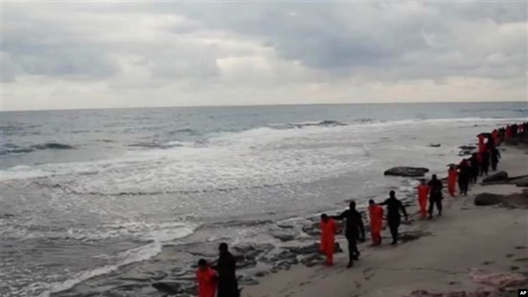 Foto militan di Libya yang setia kepada ISIS (15/2). (Foto: dok.)