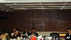 한-중 FTA 협상 개시 관련 회담장.