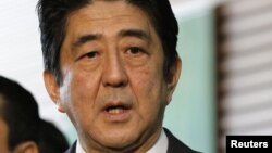 Yamaguchi es el primer legislador japonés que visita China desde que el gobierno de Shinzo Abe (Foto) tomó las riendas del país el mes pasado.