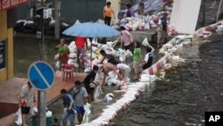 曼谷城北边街道被大水淹没