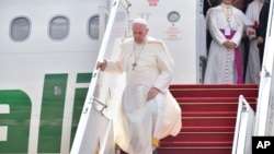 Papa Francis akiwasili Myanmar