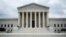 资料照片：位于华盛顿的美国最高法院。(2021年9月1日)