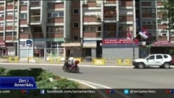 Serbët mbyllin dyqanet në veriun e Kosovës