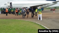 Les Lions de la Teranga arrivent à Franceville pour la CAN 2017, Gabon, le 12 janvier 2017 (VOA/Amedine Sy)