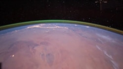 Quiz - Green Glow Spotted for First Time Around Mars