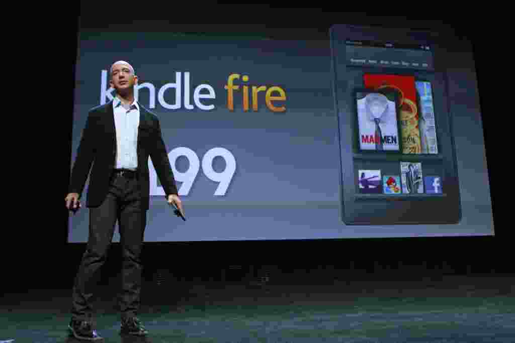 El tablet “Kindle Fire” fue presentado por Jeff Bezon, gerente general de Amazon, durante un evento en Nueva York, el 28 de septiembre de 2011.