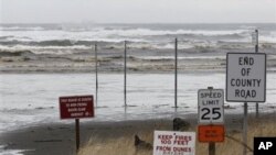 Waves common for a stormy springtime day crash into the beach in Moclips, Washington, March 11, 2011. A tsunami caused by an earthquake in Japan reached the west coast of the U.S. early Friday, though its impact was minimal.