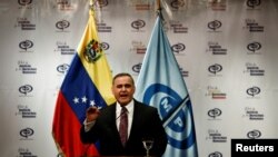 El fiscal general de Venezuela Tarek William Saab habla con los medios durante una conferencia de prensa en Caracas, Venezuela. Mayo 3, 2018.