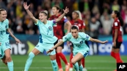 La australiana Hayley Raso celebra después de anotar un gol en el partido contra Canadá en la Copa Mundial de fútbol femenino en Sídney, Australia, el 31 de julio de 2023.