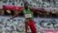 Hugues Zango, du Burkina Faso, participe à la finale du triple saut masculin aux Jeux olympiques d'été de 2020, jeudi 5 août 2021, à Tokyo.