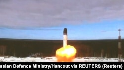 
Lansiranje ruske interkontinentalne balističke rakete. (Foto: Russian Defence Ministry/Handout via REUTERS)