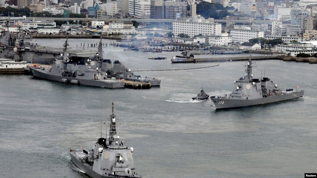 Armada kapal miliik pasukan Pertahanan Maritim Jepang (JMSDF) di Pangkalan JMSDF di Sasebo, Jepang Selatan (Foto: dok). 