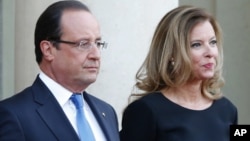 Tổng thống Pháp Francois Hollande và bà Valerie Trierweiler