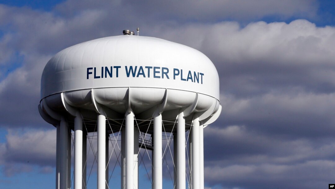 Menara Air perusahaan air minum Kota Flint di Flint, Michigan, 21 Maret 2016. 