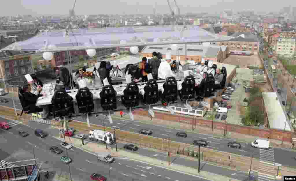 حیرت انگیز اور انوکھے ڈیزائن کے ریستوران یہاں آنے والوں کے لیے ایک نیا تجربہ ثابت ہوئے