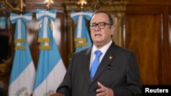 El presidente de Guatemala, Alejandro GIammattei, durante un mensaje a la nación difundido el 29 de agosto de 2023.