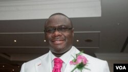 Umnumzana Dumisani Moyo isizalwane seZimbabwe esesihlala eBhilithani