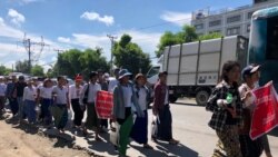 ရန်ကုန်တိုင်းအထည်ချုပ်စက်ရုံ ၅ ခု အလုပ်သမားတွေ စုစည်းဆန္ဒပြ