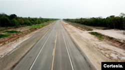 ARCHIVO - Segmento del Corredor Bioceánico Vial que atraviesa Argentina, Brasil, Chile y Paraguay, que esperan funcione desde 2026 para conectar los océanos Pacífico y Atlántico con una red carretas de más de 2.200 kilómetros. (Gobierno de Paraguay) 