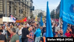 Protest prosvetnih radnika četiri reprezentativna sindikata obrazovanja u Beogradu (Glas Amerike / Stefan Miljuš)