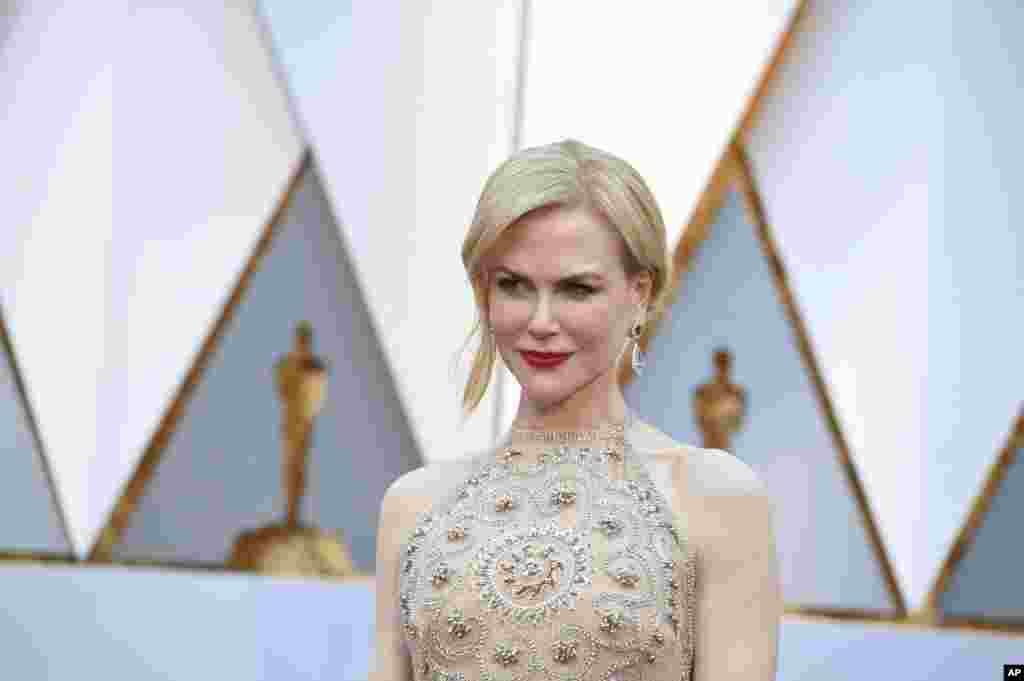 Nicole Kidman arrives at the Oscars on Sunday, Feb. 26, 2017, at the Dolby Theatre in Los Angeles.