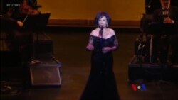 AMFAR ဆုချီးမြှင့်ပွဲ၊ Katy Perry AIDS အတွက်ဆုရ