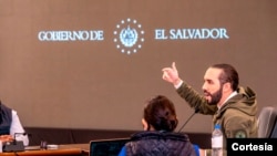 Foto de archivo del presidente de El Salvador, Nayib Bukele, dando un mensaje al país sobre el coronavirus. [Foto cortesía presidencia de El Salvador].