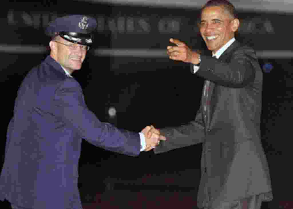 Barack Hussein Obama nació en Honolulu, Hawái el 4 de agosto de 1961.