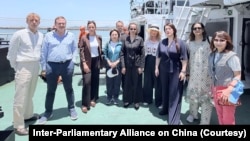 对中政策跨国议会联盟成员在台湾海巡署巡防舰上观察金门周边水域情势。（2026年7月9日)