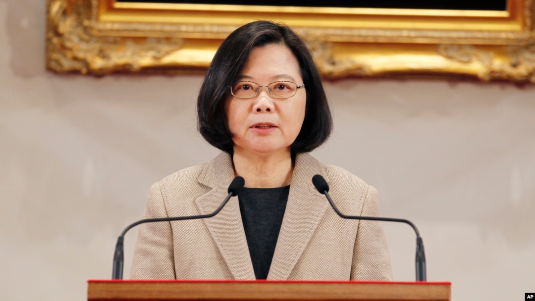 Presiden Taiwan Tsai Ing-wen menyampaikan sambutan Tahun Baru di Taipei, Taiwan, 1 Januari 2019.