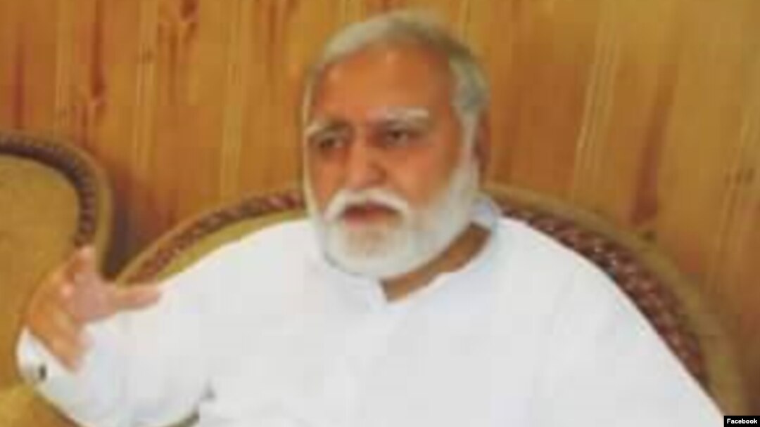 اکرم خان دراني سره دا وخت د هاؤسنګ مرکزي وزارت دی او هغه د خېبرپښتونخوا صوبي اعلی وزير هم پاتې شوی دی .
