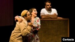 "Tango turco" llega a Washington con la actuación de Marcela Ferlito, Alfredo Sánchez y Jerry Daniel. [Foto: Cortesia, Teatro de La Luna].