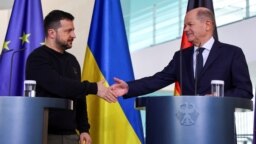 Başkent Berlin'e günübirlik bir resmi ziyaret düzenleyen Zelenski, bu ortaklığın, Ukrayna‘nın NATO üyesi olana kadar aradaki boşluğu dolduracağını söyledi.  