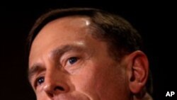 امریکايي سناتوران نن د پیټریس په اړه پریکړه کوي