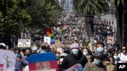 Aksi demonstrasi untuk memprotes ketidaksetaraan ras di Market Street, San Francisco (foto: dok/AP) 