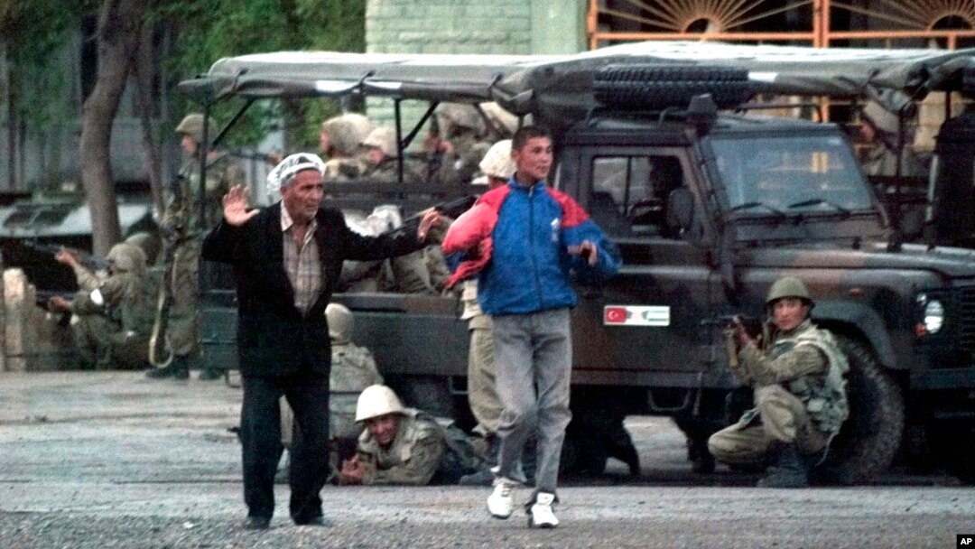 11 yil muqaddam yuz bergan Andijon fojeasida yuzlab odam halok bo'lgan.