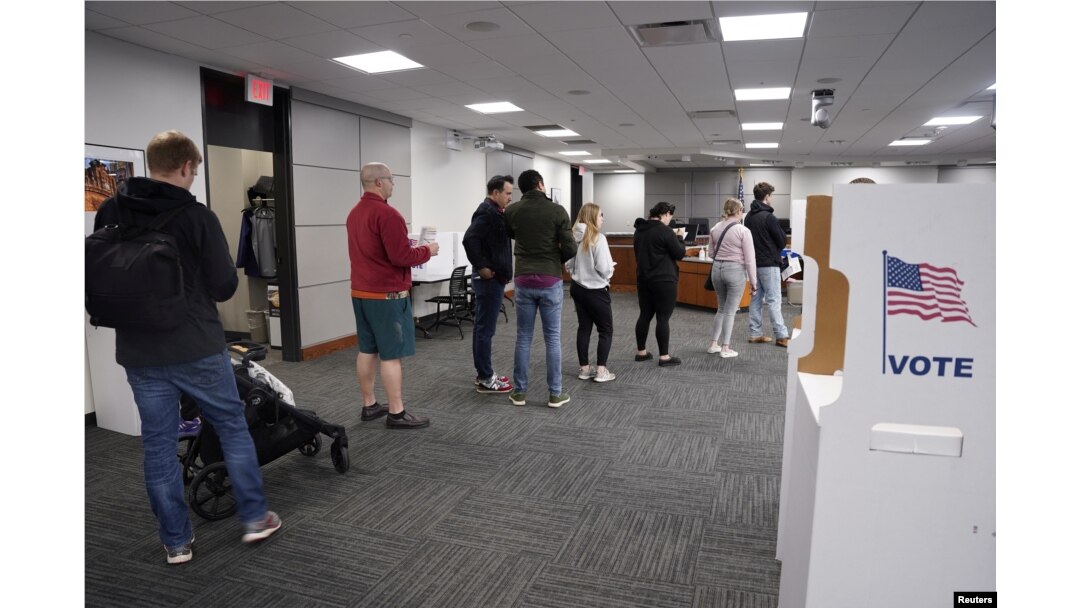 En Fotos: Los estadounidenses votan en elecciones de medio término