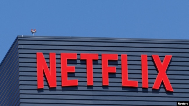 Logo của Netflix ở Los Angeles, Mỹ.
