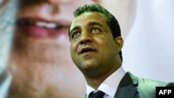 Ahmed Mortada Mansour, patron du club Zamalek et candidat égyptien au Parti libéral égyptien libre pour les élections législatives, prononce un discours lors d'une réunion de campagne au Caire, 9 octobre 2015 .