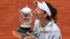 Muguruza Upsets Williams in French Open Final