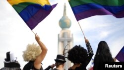 Seis estados de EE.UU., junto con el Distrito de Columbia, aprobaron las uniones de parejas del mismo sexo.